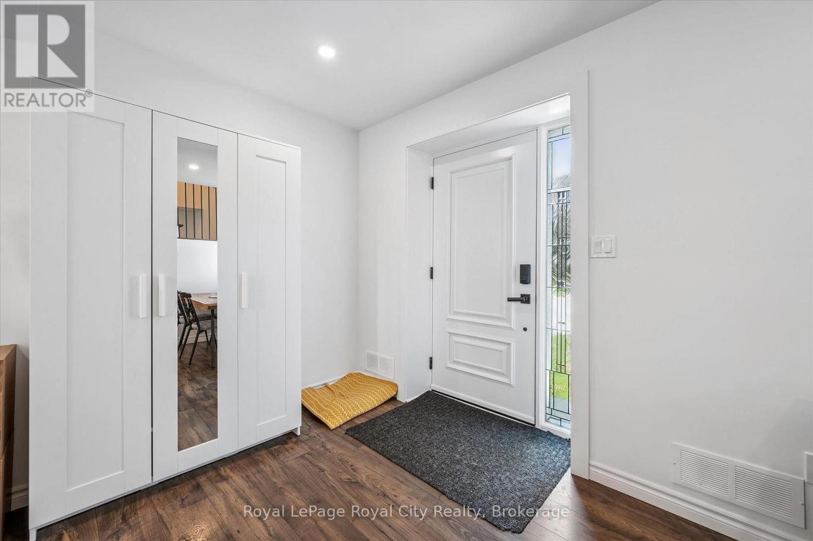 












470 PERTH STREET

,
Centre Wellington (Fergus),




Ontario
N1M2S7

