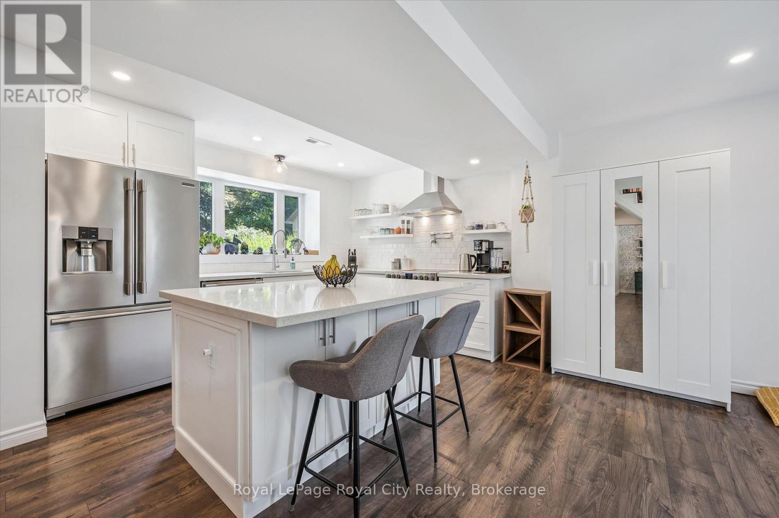 












470 PERTH STREET

,
Centre Wellington (Fergus),




Ontario
N1M2S7

