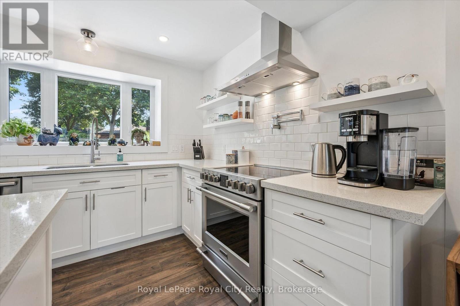 












470 PERTH STREET

,
Centre Wellington (Fergus),




Ontario
N1M2S7

