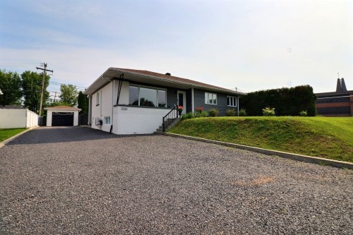 
															
													2748
													
													Rue Lafrance
													
												
												Saguenay (Jonquière),
												QC 