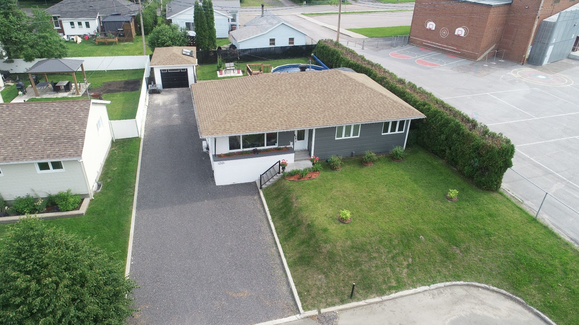 









2748


Rue Lafrance

,
Saguenay (Jonquière),




QC
G7S1C8

