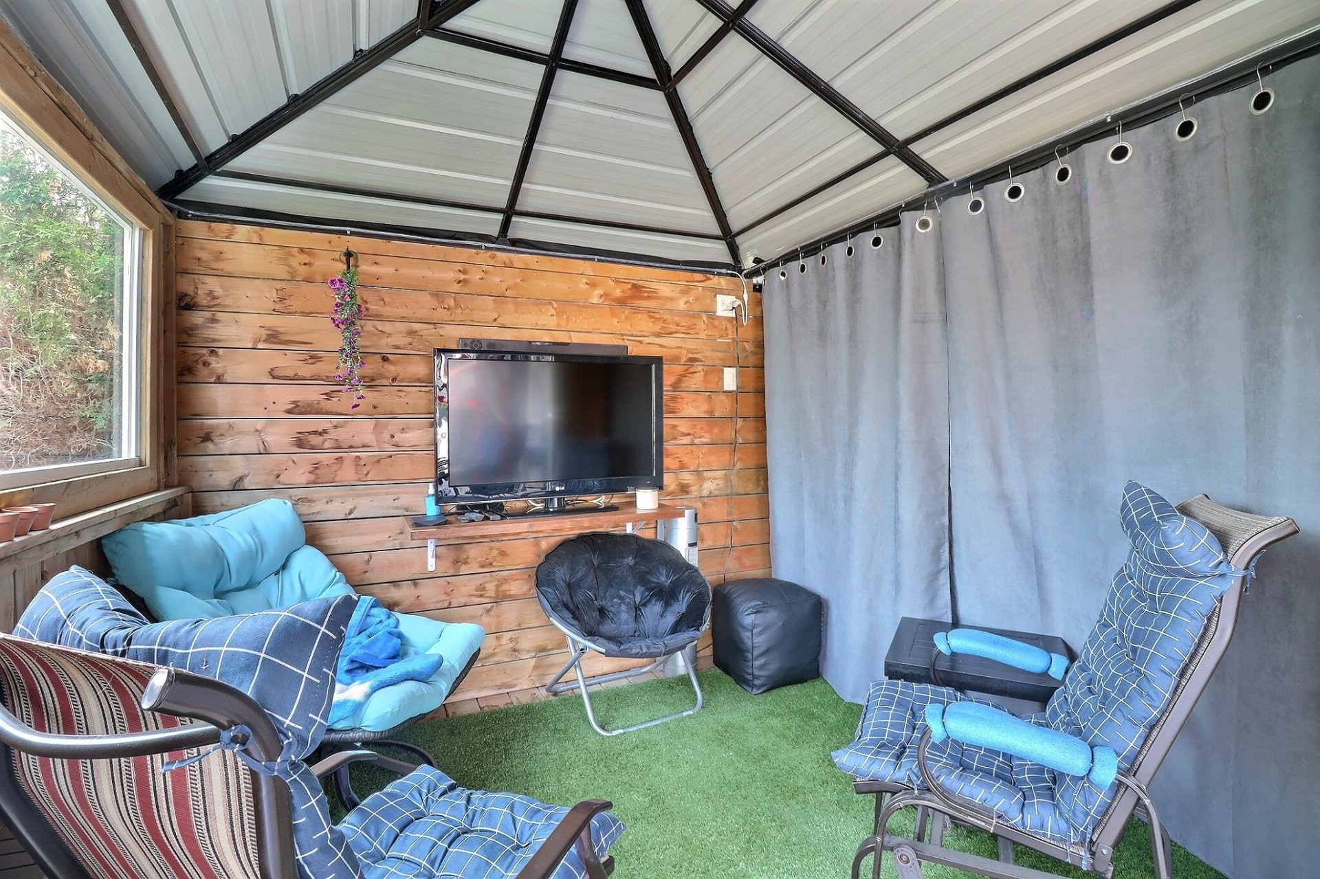 









2748


Rue Lafrance

,
Saguenay (Jonquière),




QC
G7S1C8

