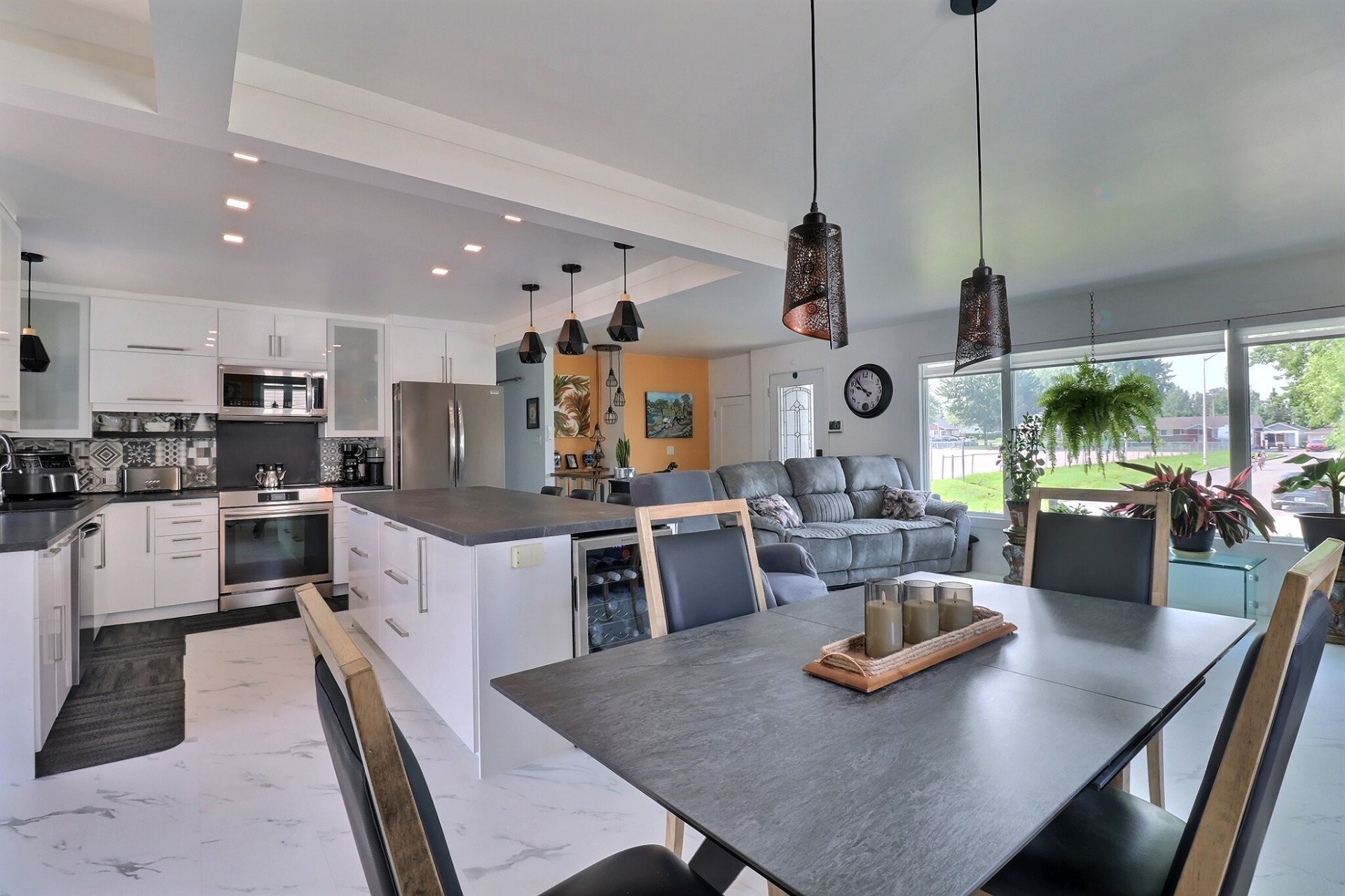 









2748


Rue Lafrance

,
Saguenay (Jonquière),




QC
G7S1C8

