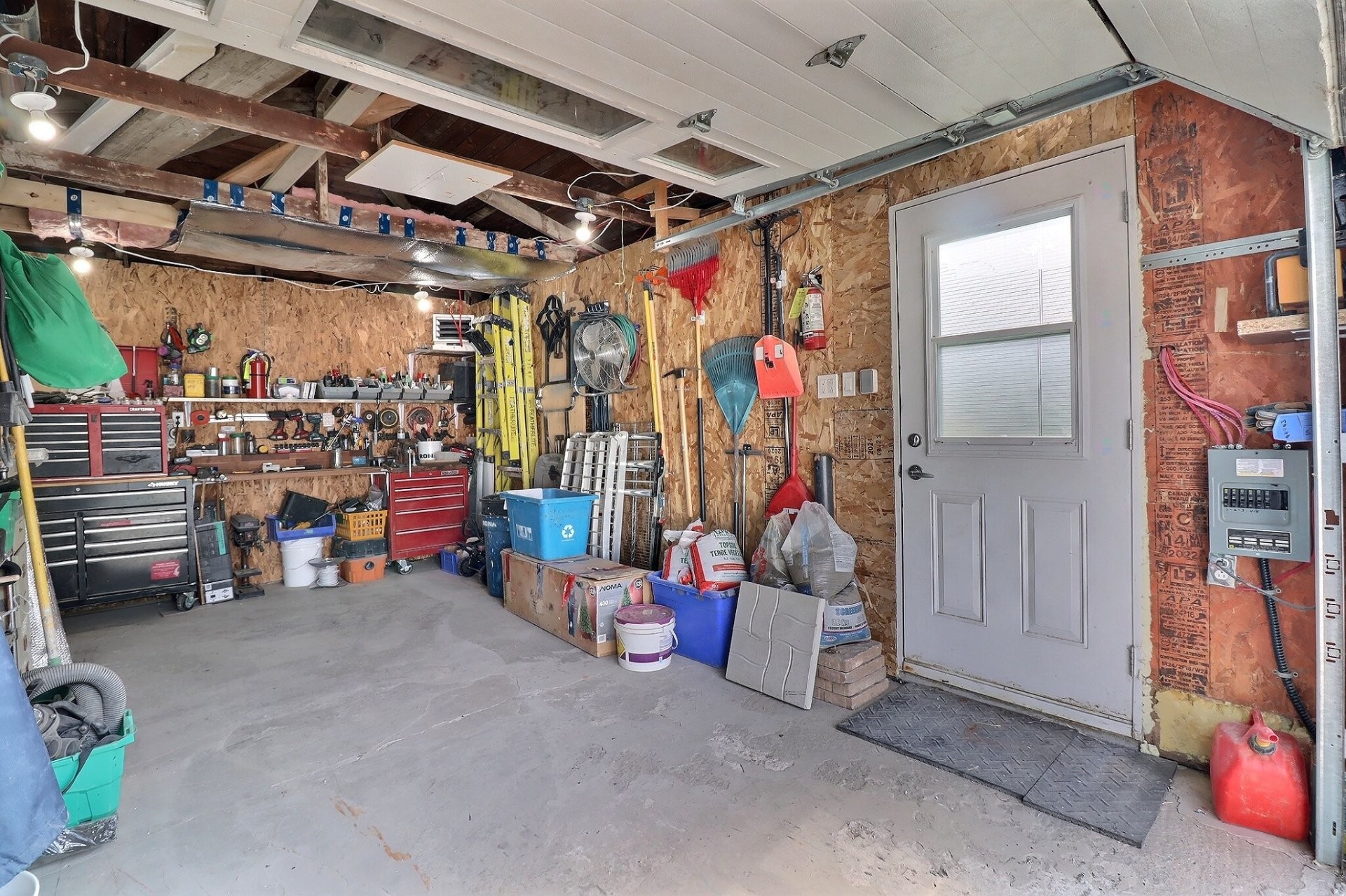 









2748


Rue Lafrance

,
Saguenay (Jonquière),




QC
G7S1C8

