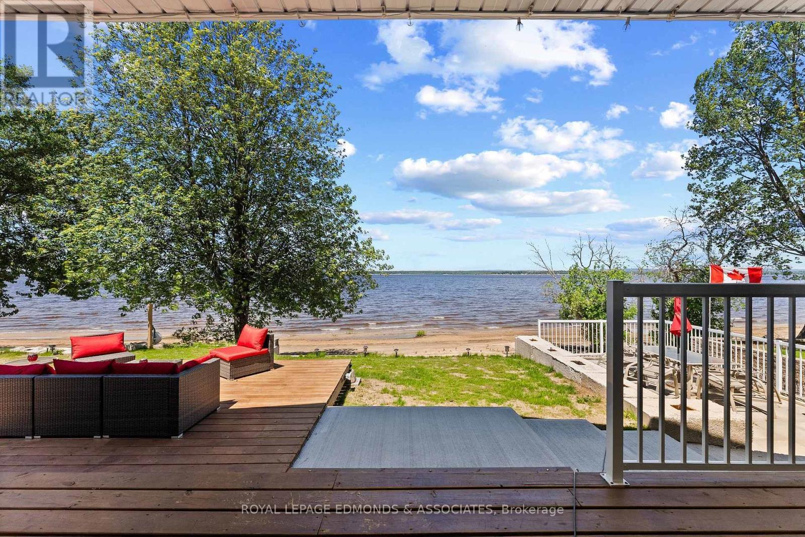 












63 GREATVIEW TRAIL

,
Whitewater Region,




Ontario
K8A6W2

