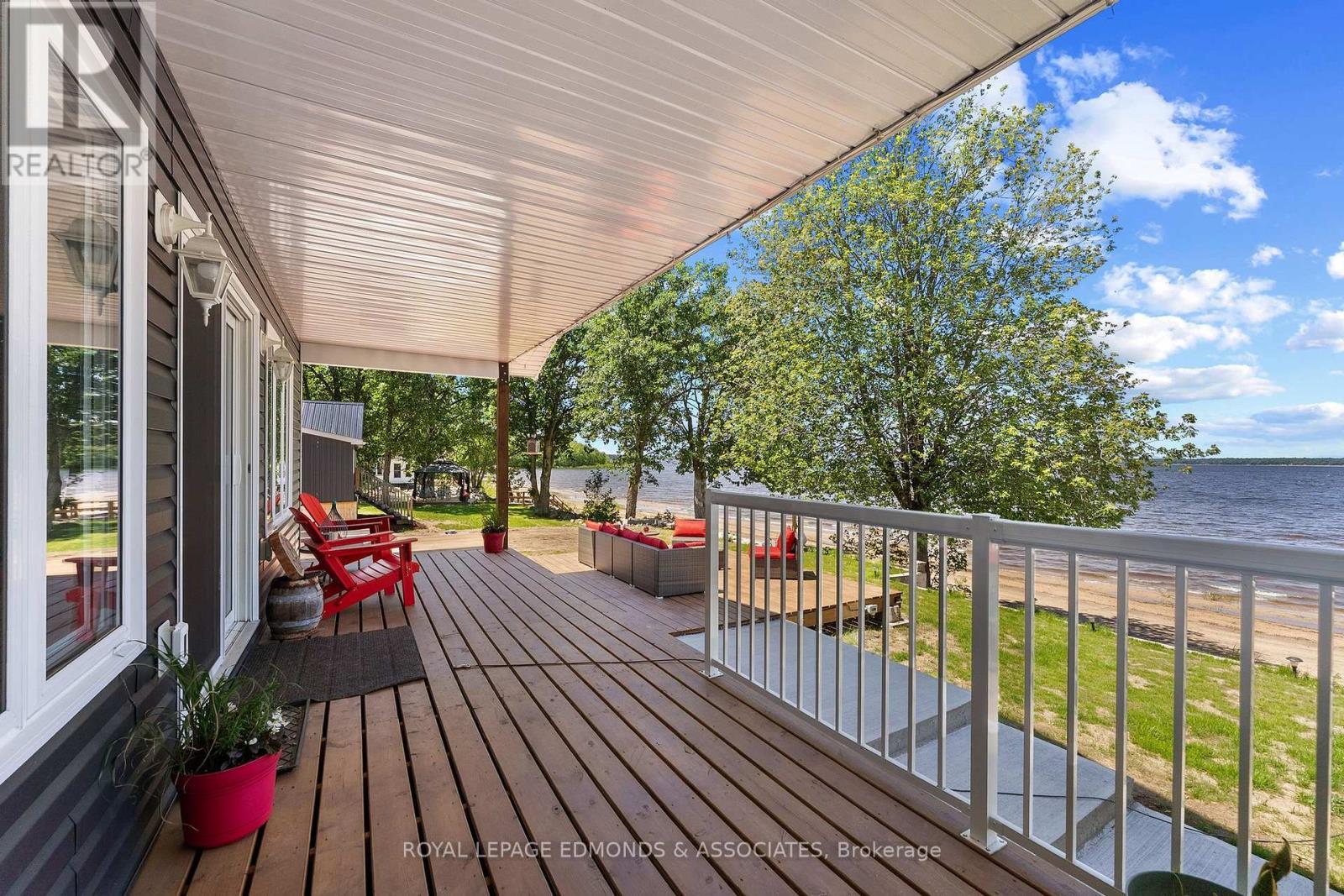 












63 GREATVIEW TRAIL

,
Whitewater Region,




Ontario
K8A6W2

