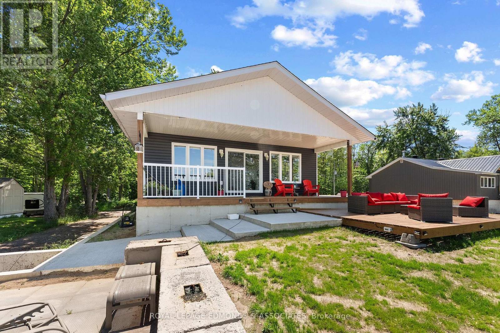 












63 GREATVIEW TRAIL

,
Whitewater Region,




Ontario
K8A6W2

