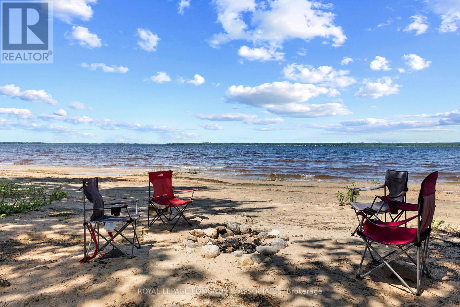 












63 GREATVIEW TRAIL

,
Whitewater Region,




Ontario
K8A6W2

