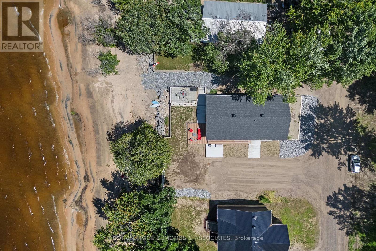 












63 GREATVIEW TRAIL

,
Whitewater Region,




Ontario
K8A6W2

