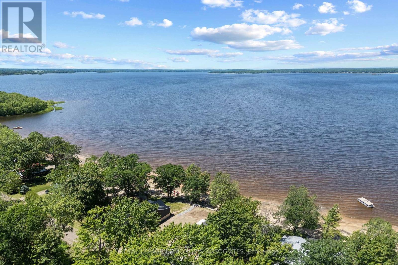 












63 GREATVIEW TRAIL

,
Whitewater Region,




Ontario
K8A6W2

