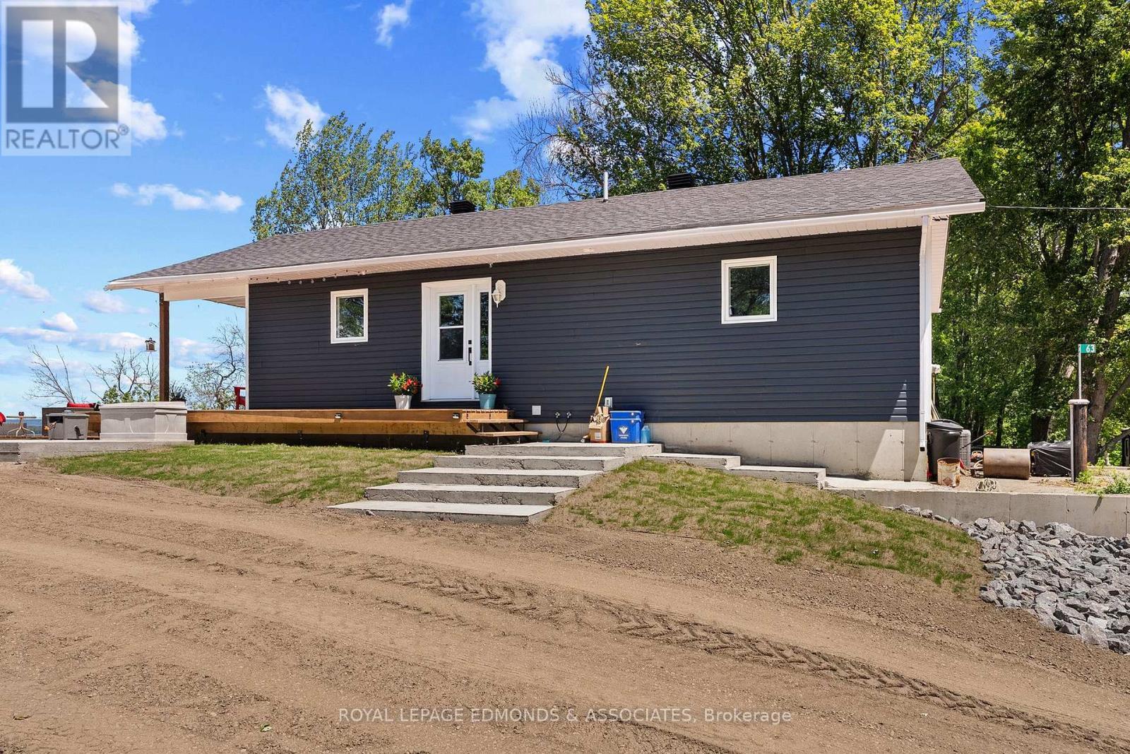 












63 GREATVIEW TRAIL

,
Whitewater Region,




Ontario
K8A6W2

