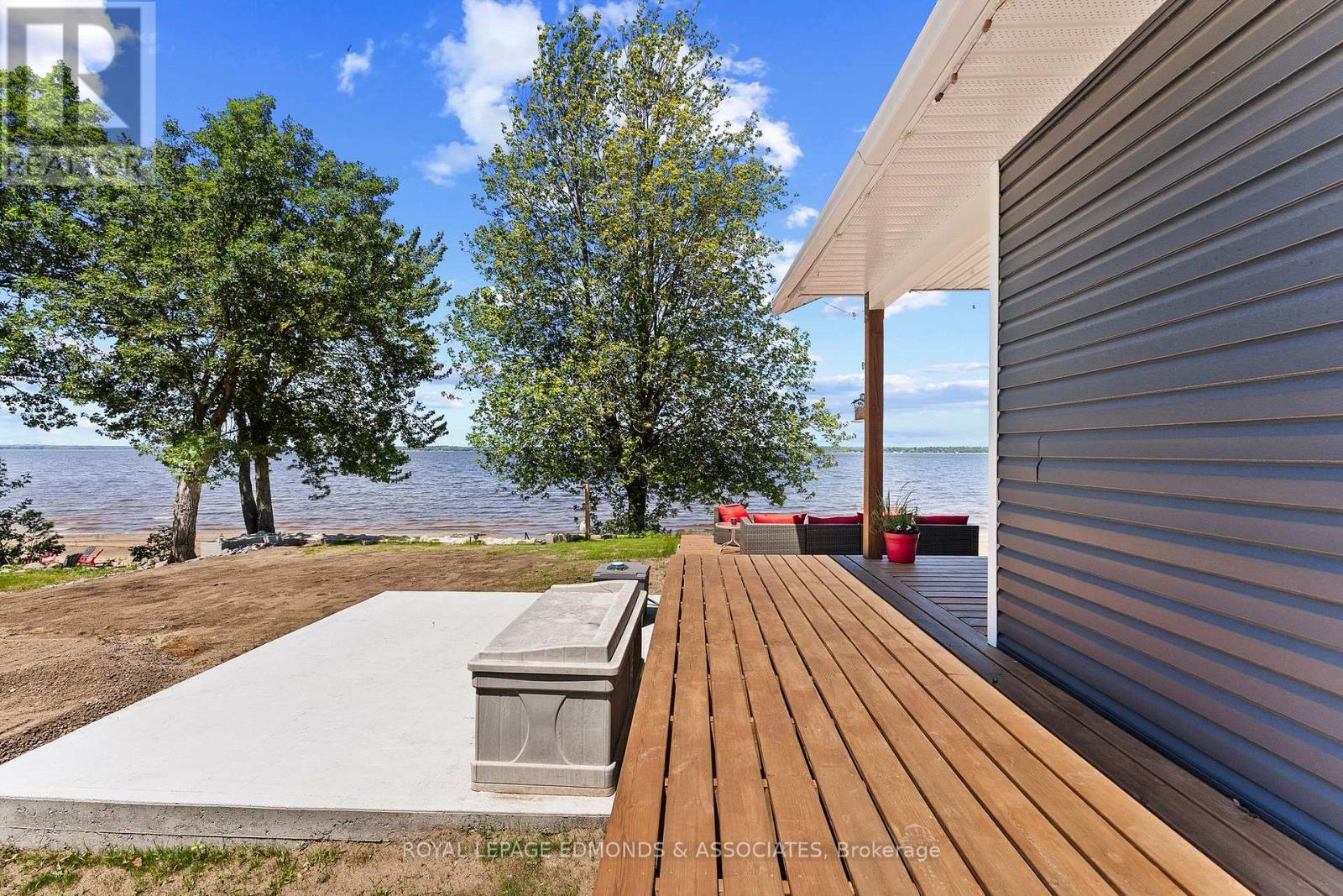 












63 GREATVIEW TRAIL

,
Whitewater Region,




Ontario
K8A6W2

