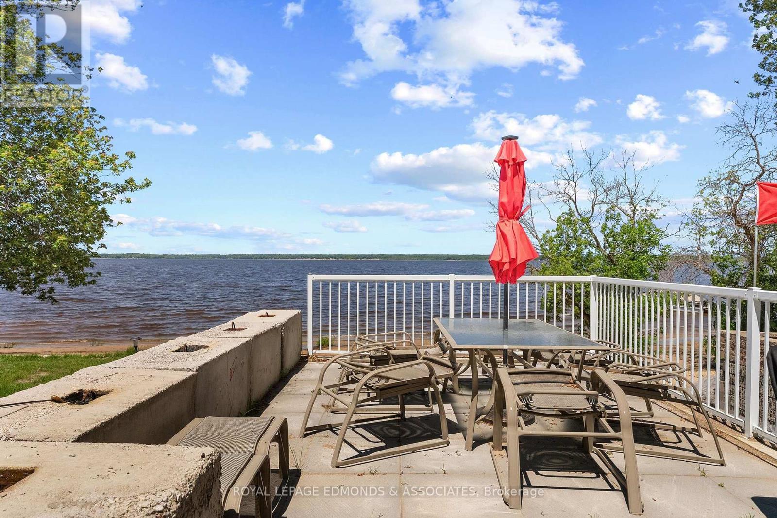 












63 GREATVIEW TRAIL

,
Whitewater Region,




Ontario
K8A6W2

