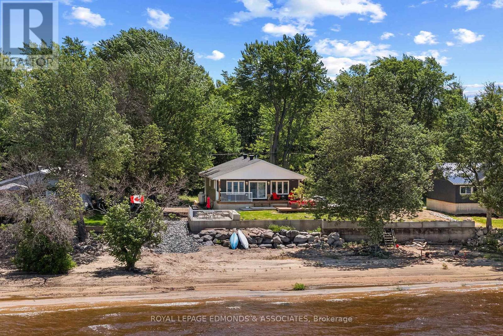 












63 GREATVIEW TRAIL

,
Whitewater Region,




Ontario
K8A6W2


