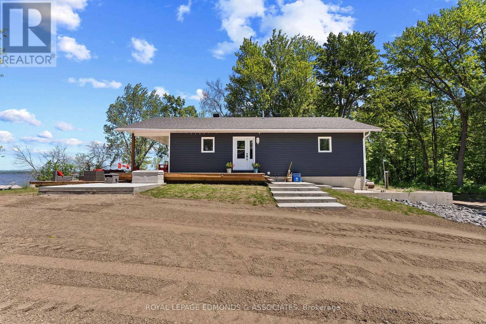 












63 GREATVIEW TRAIL

,
Whitewater Region,




Ontario
K8A6W2


