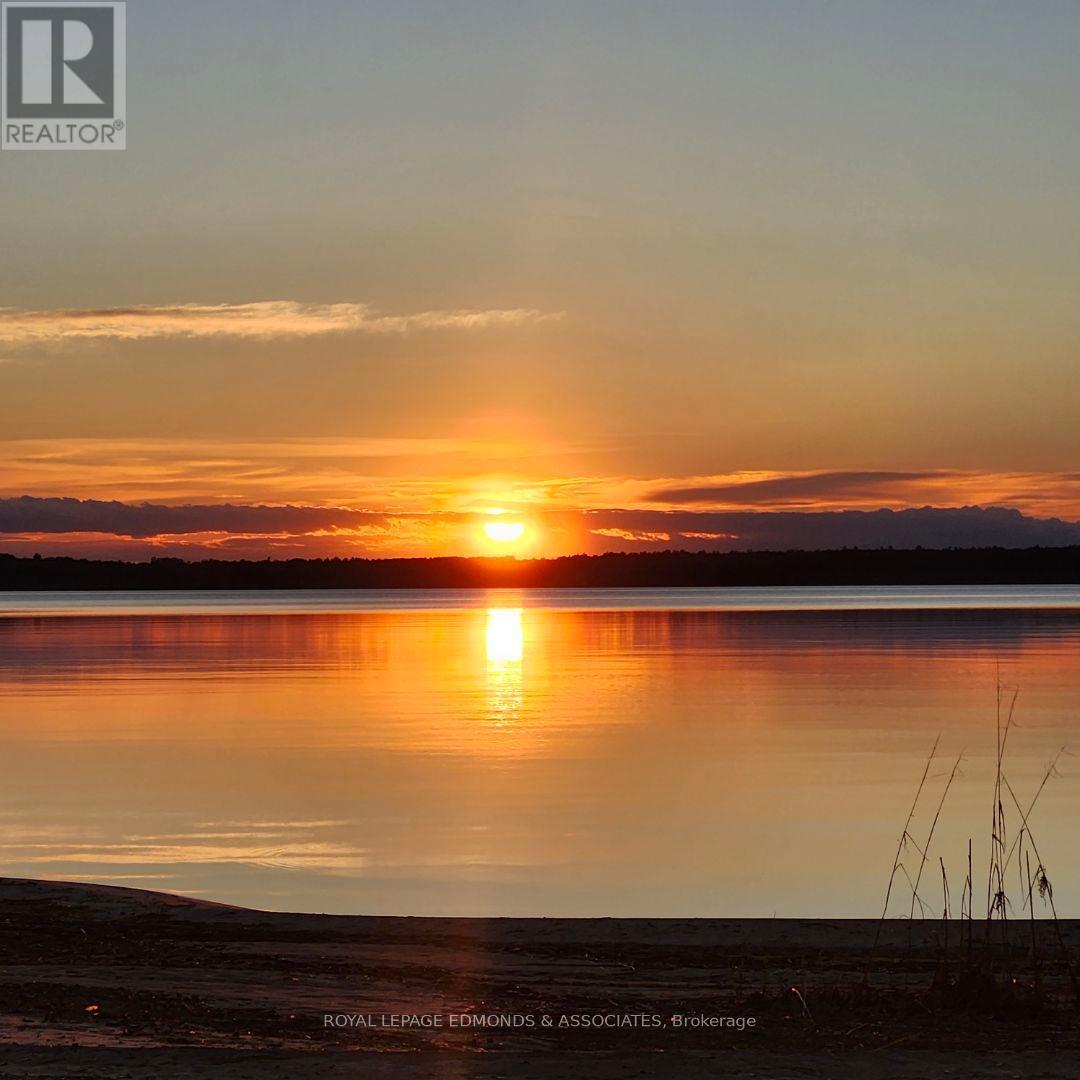 












63 GREATVIEW TRAIL

,
Whitewater Region,




Ontario
K8A6W2

