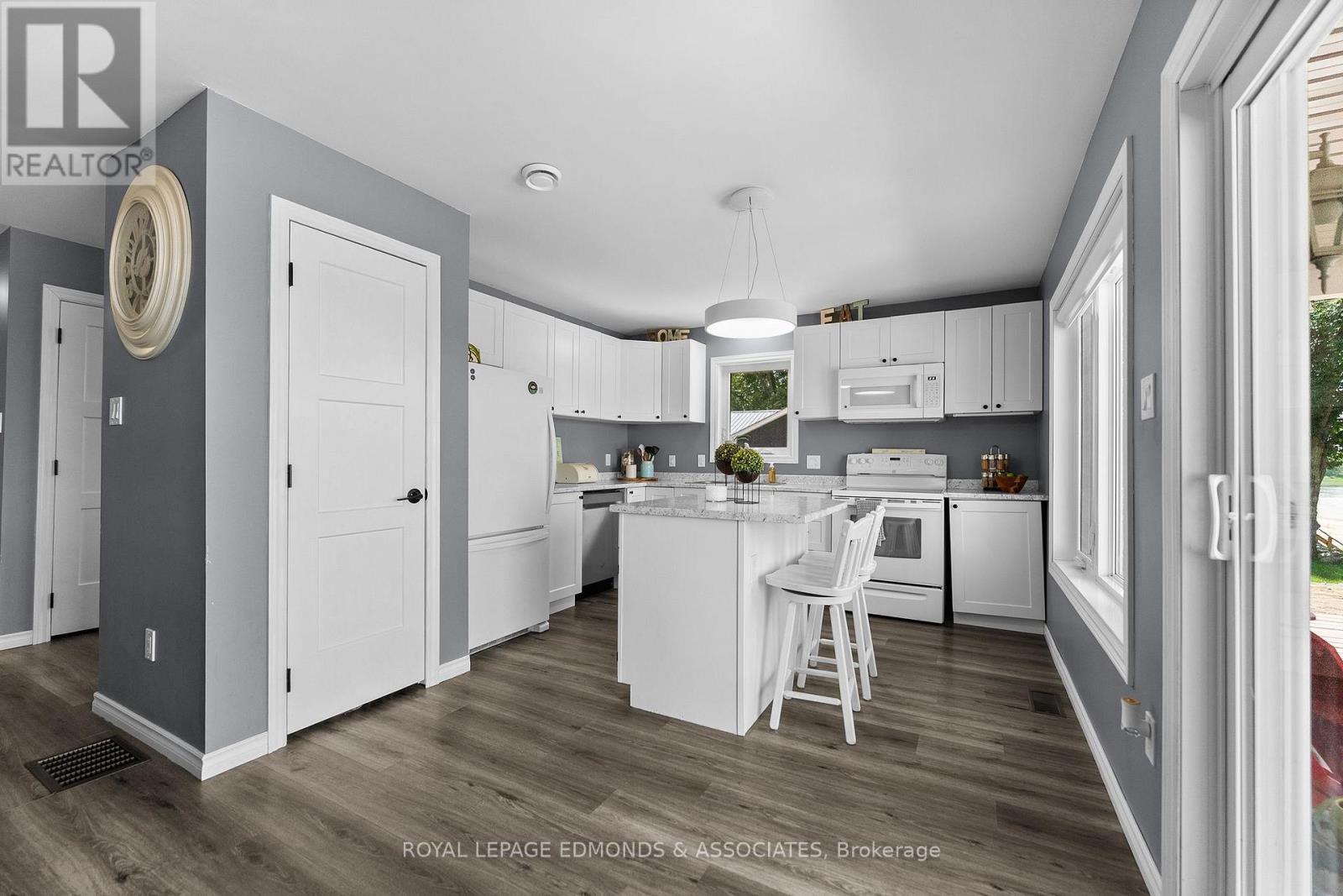 












63 GREATVIEW TRAIL

,
Whitewater Region,




Ontario
K8A6W2

