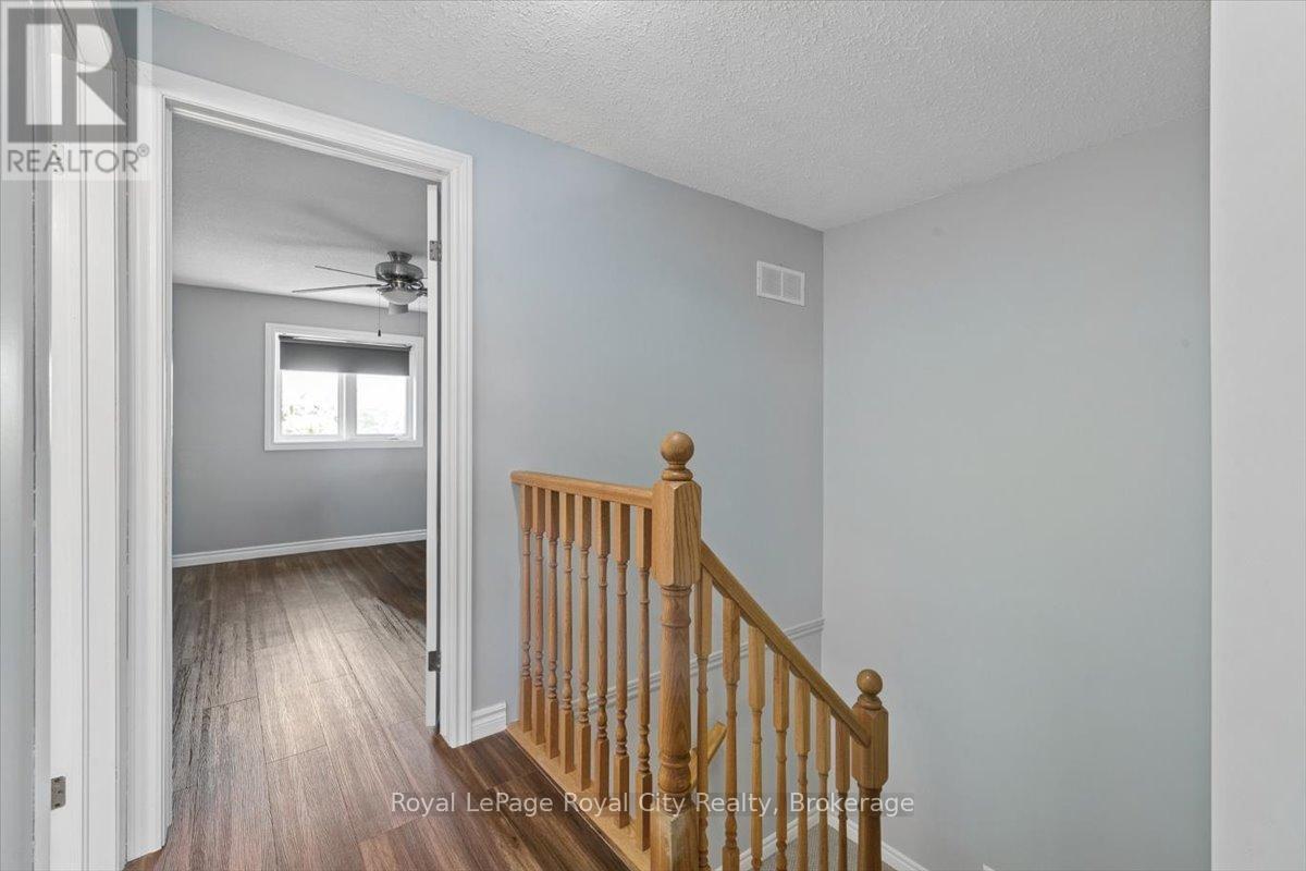












25 - 1498 GORDON STREET

,
Guelph (Pineridge/Westminster Woods),




Ontario
N1L1C8


