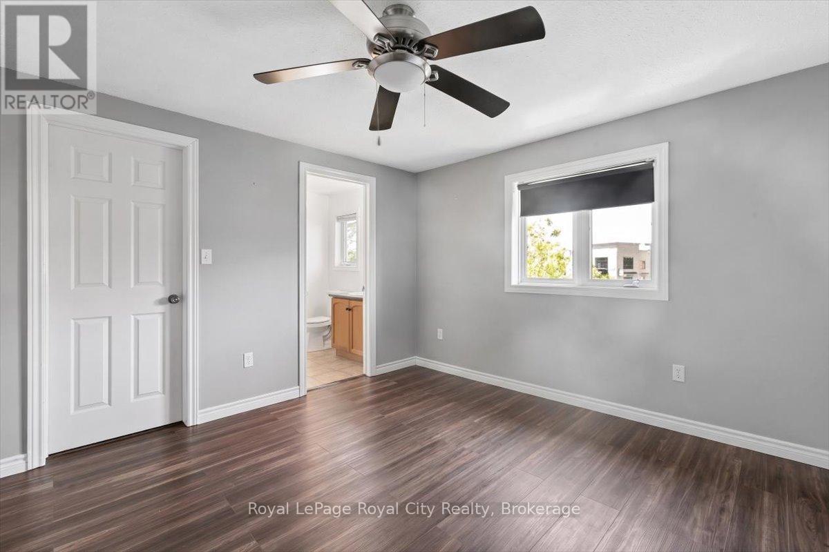 












25 - 1498 GORDON STREET

,
Guelph (Pineridge/Westminster Woods),




Ontario
N1L1C8

