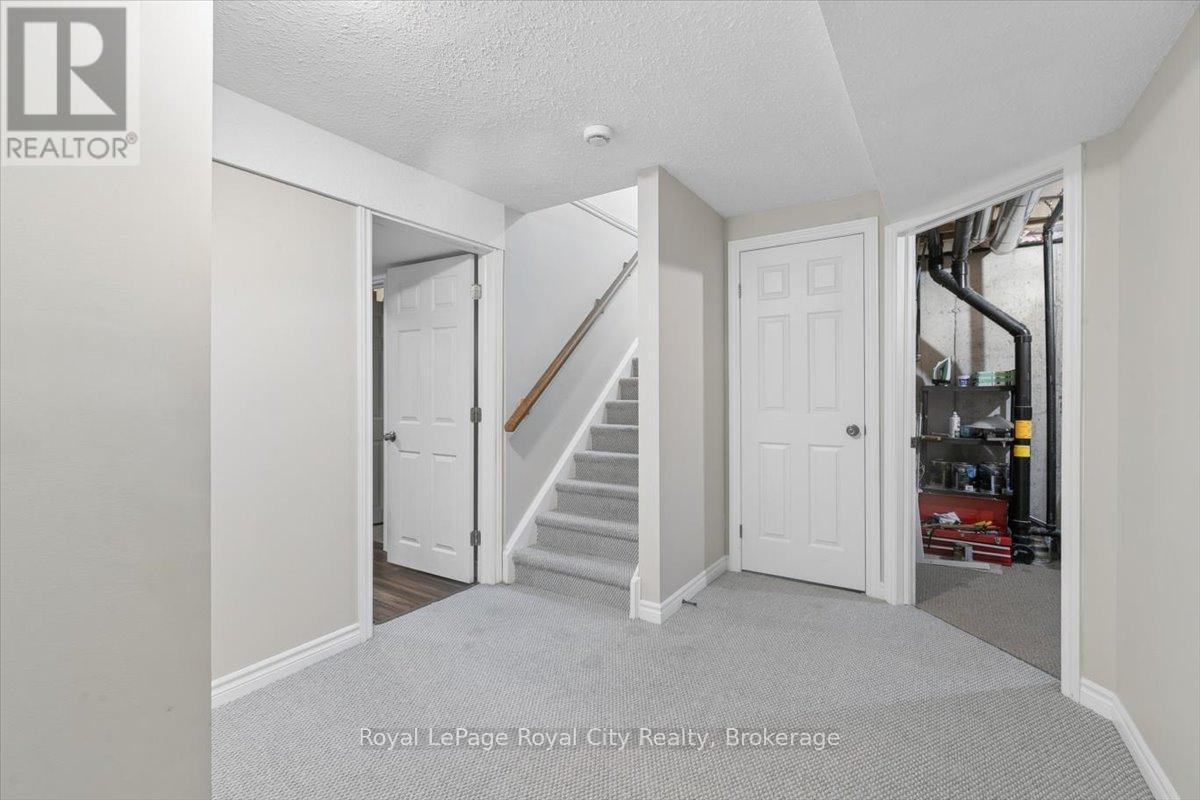 












25 - 1498 GORDON STREET

,
Guelph (Pineridge/Westminster Woods),




Ontario
N1L1C8

