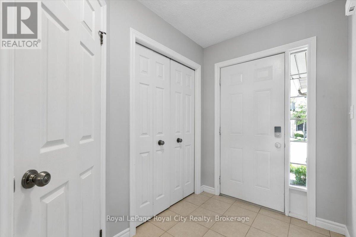












25 - 1498 GORDON STREET

,
Guelph (Pineridge/Westminster Woods),




Ontario
N1L1C8

