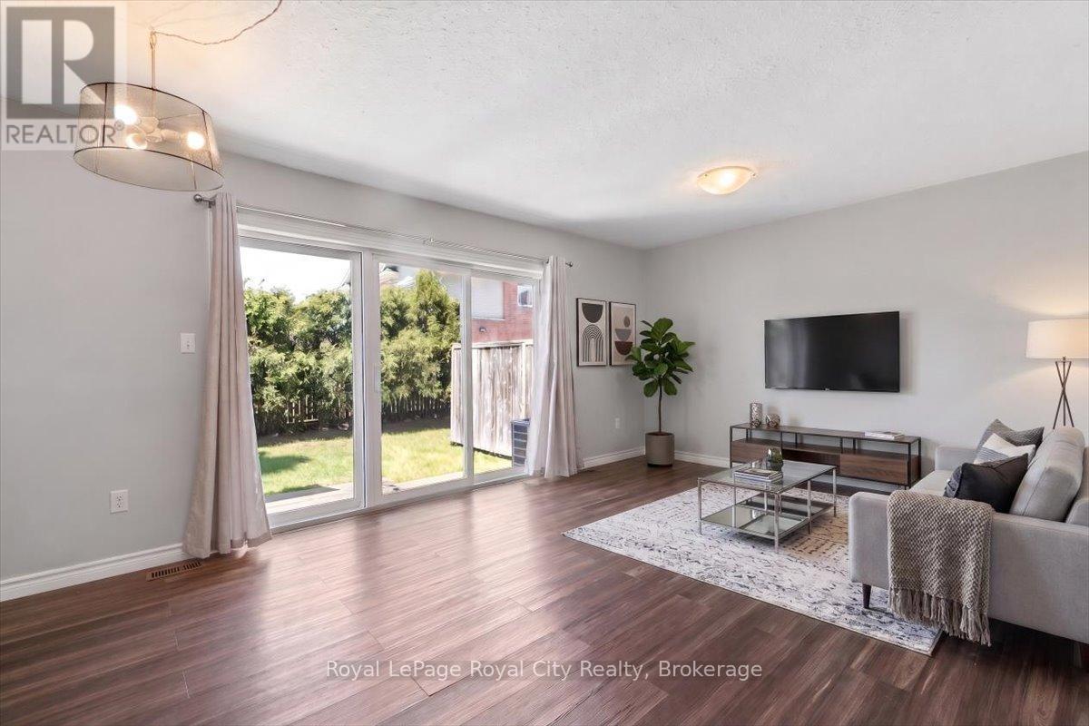 












25 - 1498 GORDON STREET

,
Guelph (Pineridge/Westminster Woods),




Ontario
N1L1C8

