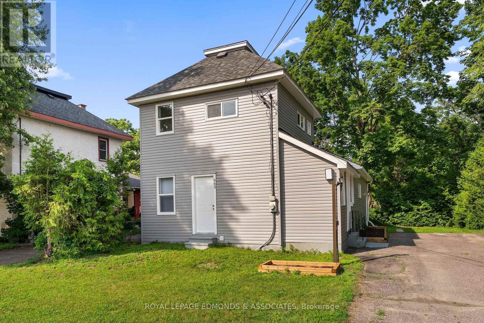 












663 FISCHER STREET

,
Pembroke,




Ontario
K8A6K4

