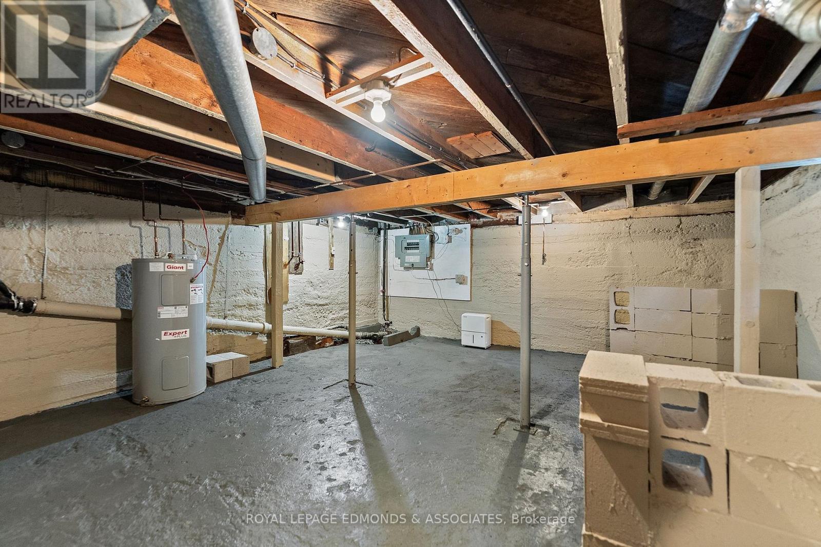 












663 FISCHER STREET

,
Pembroke,




Ontario
K8A6K4

