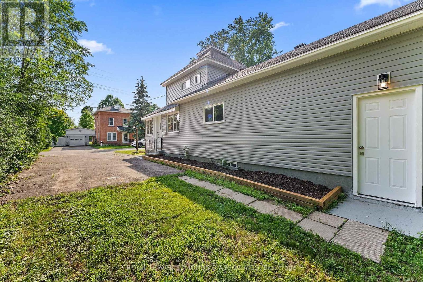 












663 FISCHER STREET

,
Pembroke,




Ontario
K8A6K4

