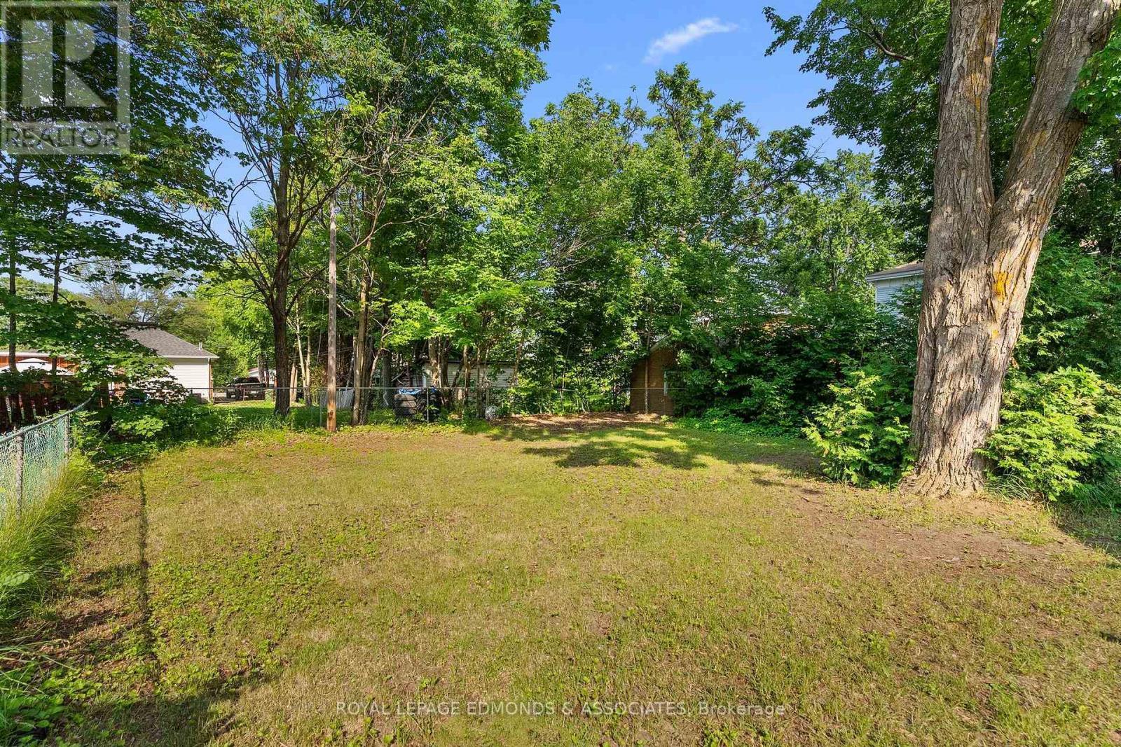 












663 FISCHER STREET

,
Pembroke,




Ontario
K8A6K4

