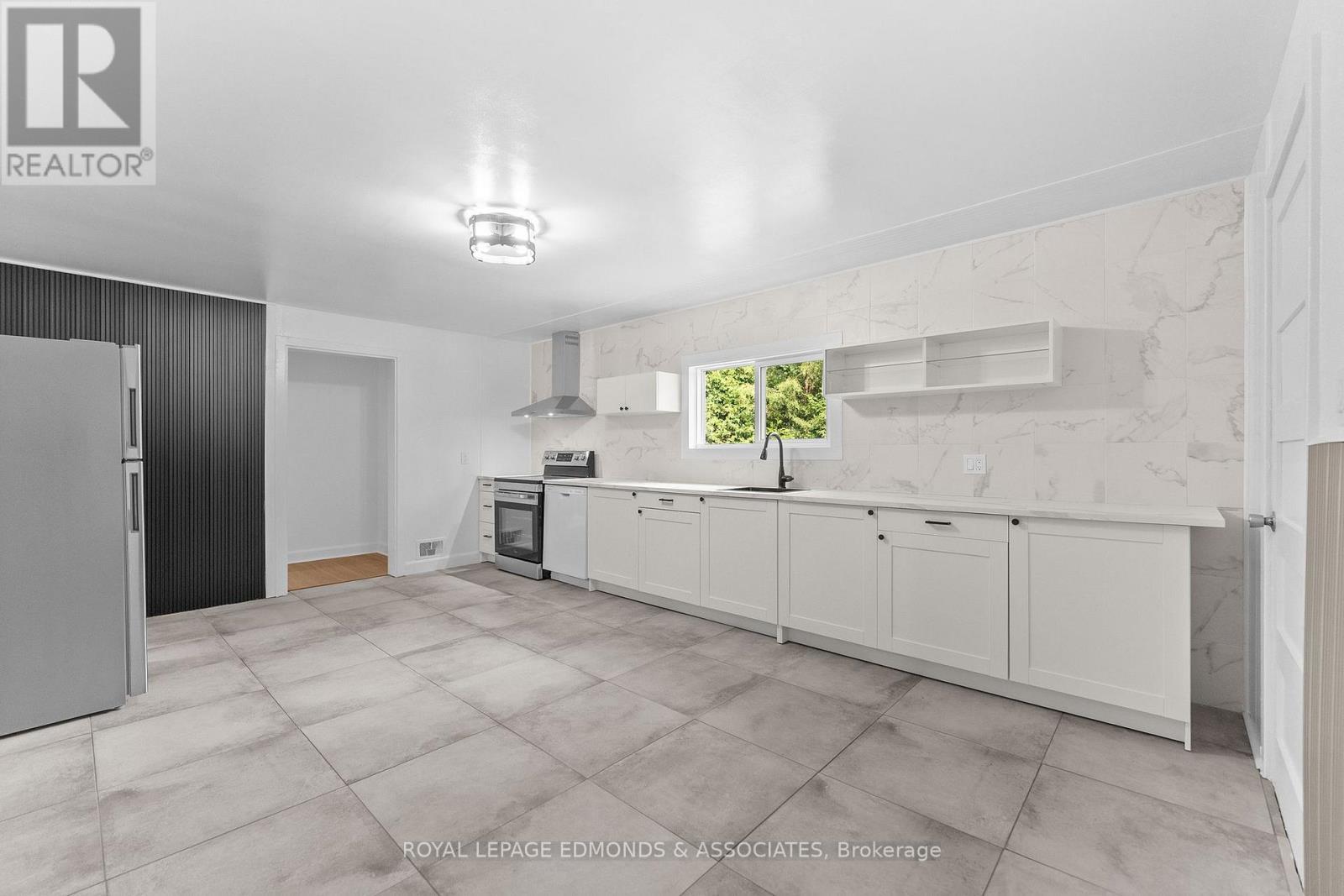 












663 FISCHER STREET

,
Pembroke,




Ontario
K8A6K4

