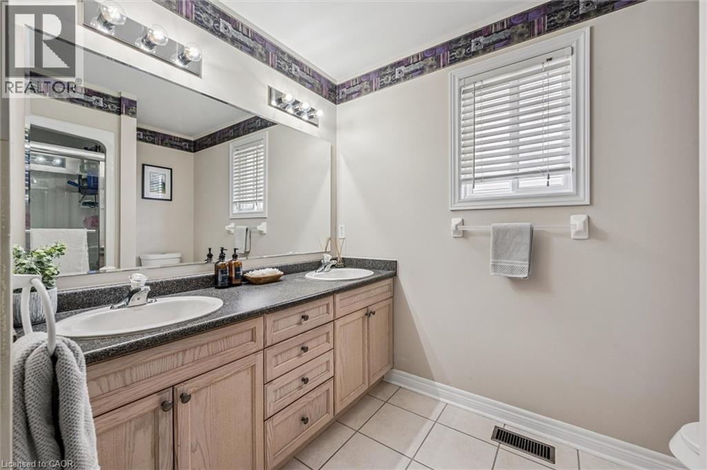 












87 LAW Drive

,
Guelph,




Ontario
N1E7J7

