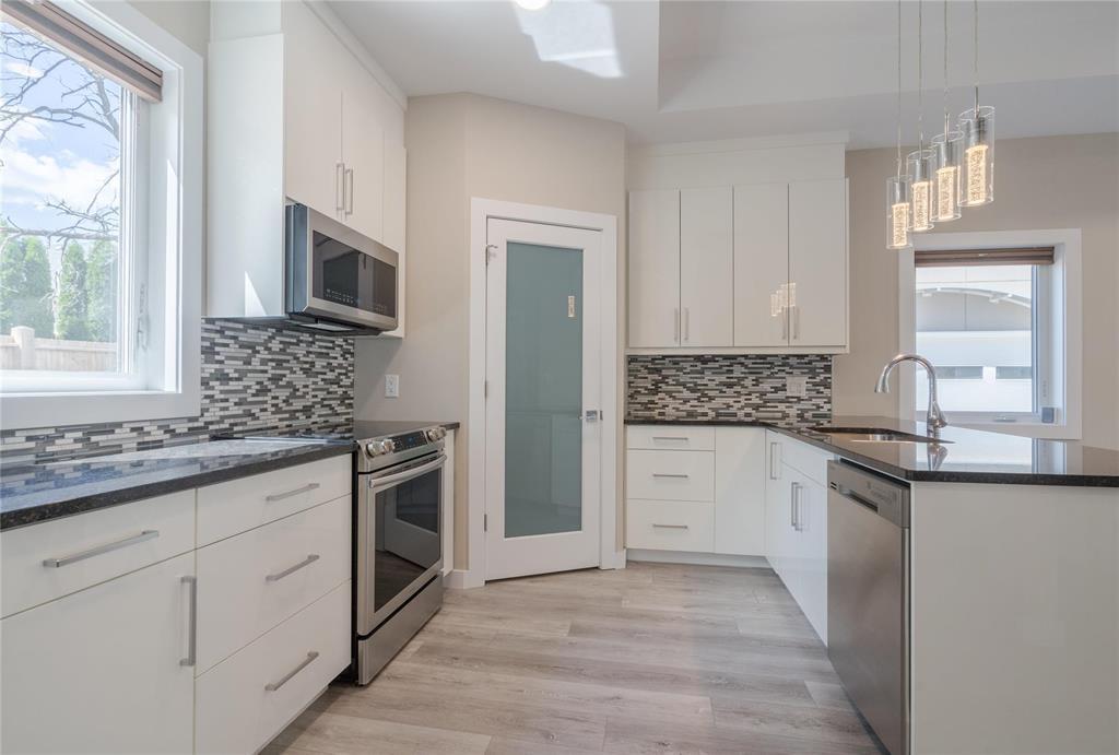 












5715 Roblin Boulevard

,
Winnipeg,




Manitoba
R3R0G8

