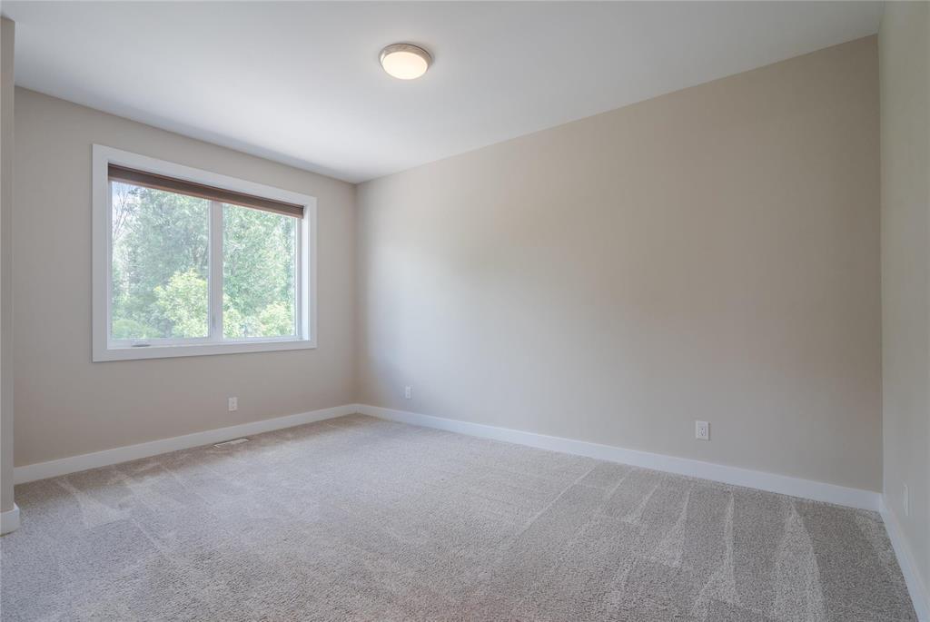 












5715 Roblin Boulevard

,
Winnipeg,




Manitoba
R3R0G8


