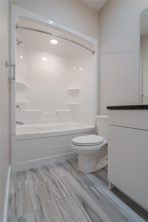 












5715 Roblin Boulevard

,
Winnipeg,




Manitoba
R3R0G8

