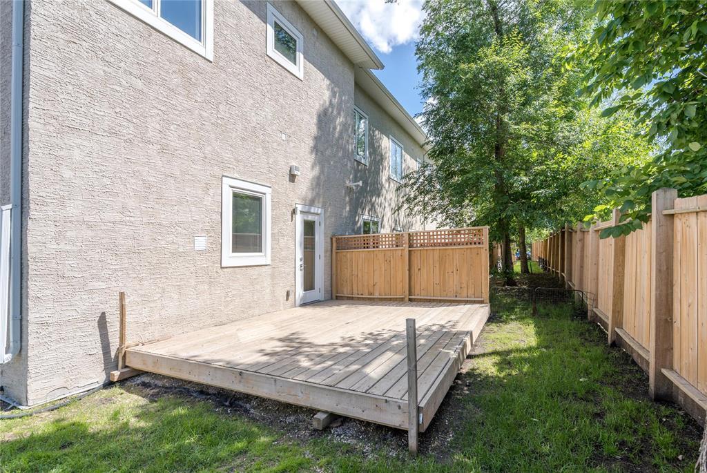 












5715 Roblin Boulevard

,
Winnipeg,




Manitoba
R3R0G8

