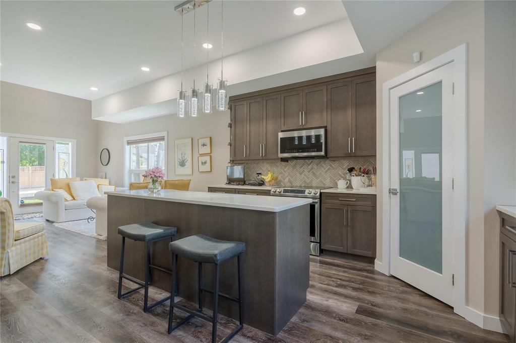 












5715 Roblin Boulevard

,
Winnipeg,




Manitoba
R3R0G8

