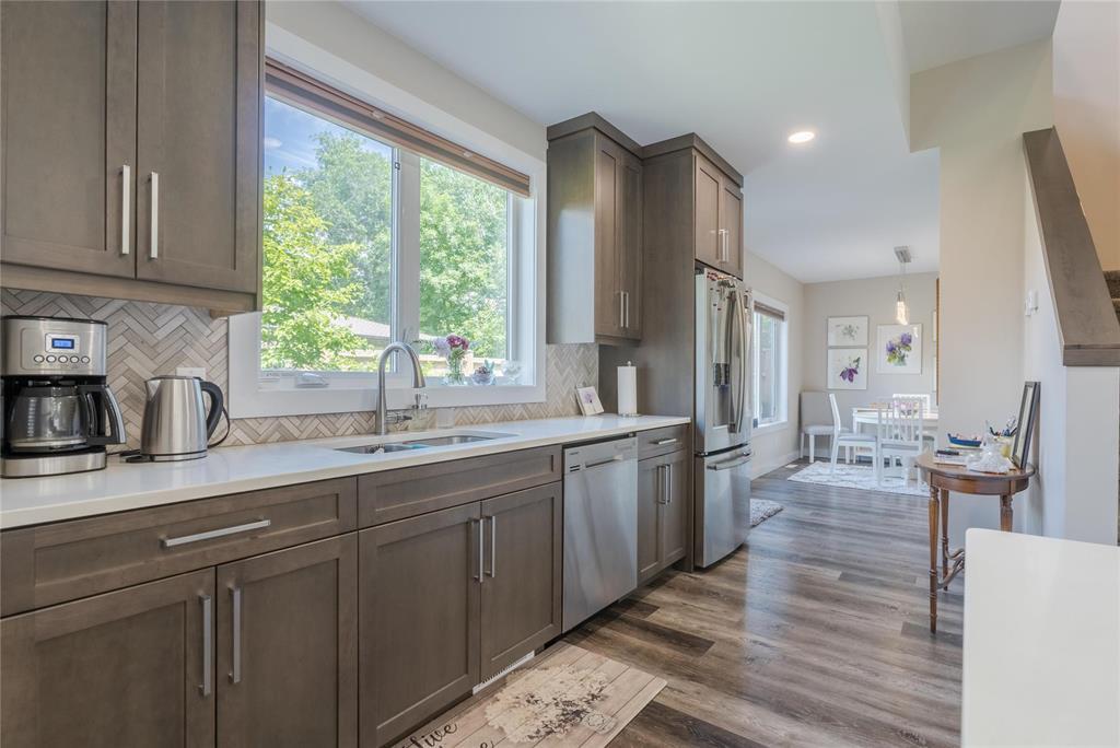 












5715 Roblin Boulevard

,
Winnipeg,




Manitoba
R3R0G8

