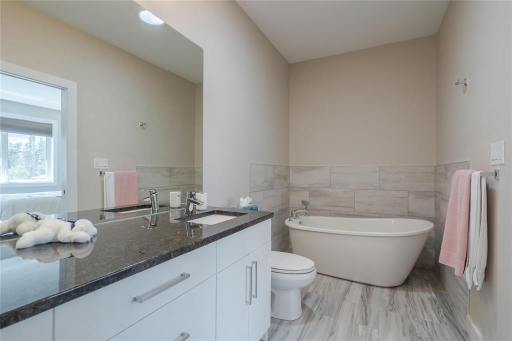












5715 Roblin Boulevard

,
Winnipeg,




Manitoba
R3R0G8

