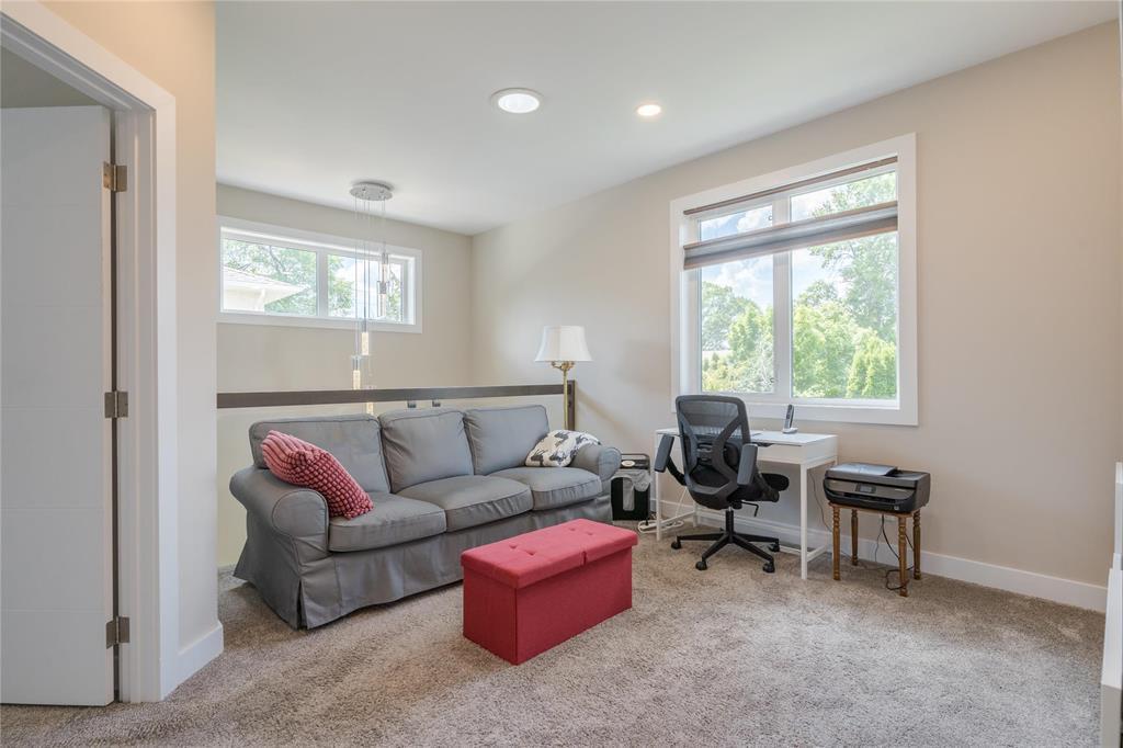 












5715 Roblin Boulevard

,
Winnipeg,




Manitoba
R3R0G8

