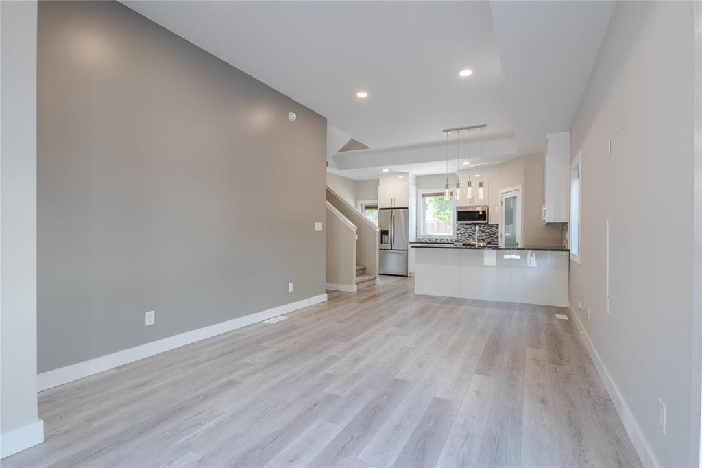 












5715 Roblin Boulevard

,
Winnipeg,




Manitoba
R3R0G8

