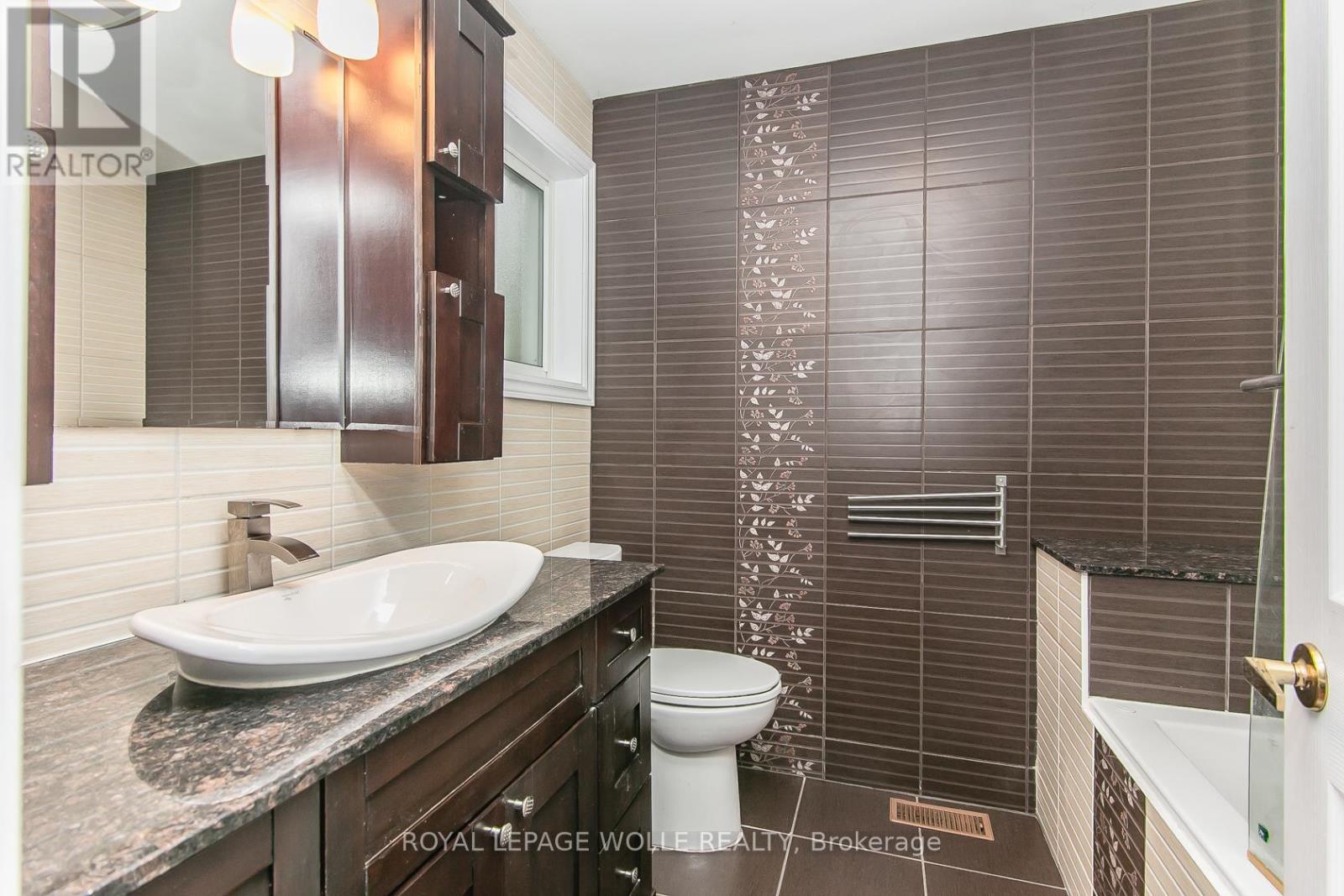 












1774 OLD MILL ROAD

,
Kitchener,




Ontario
N2P1Z5

