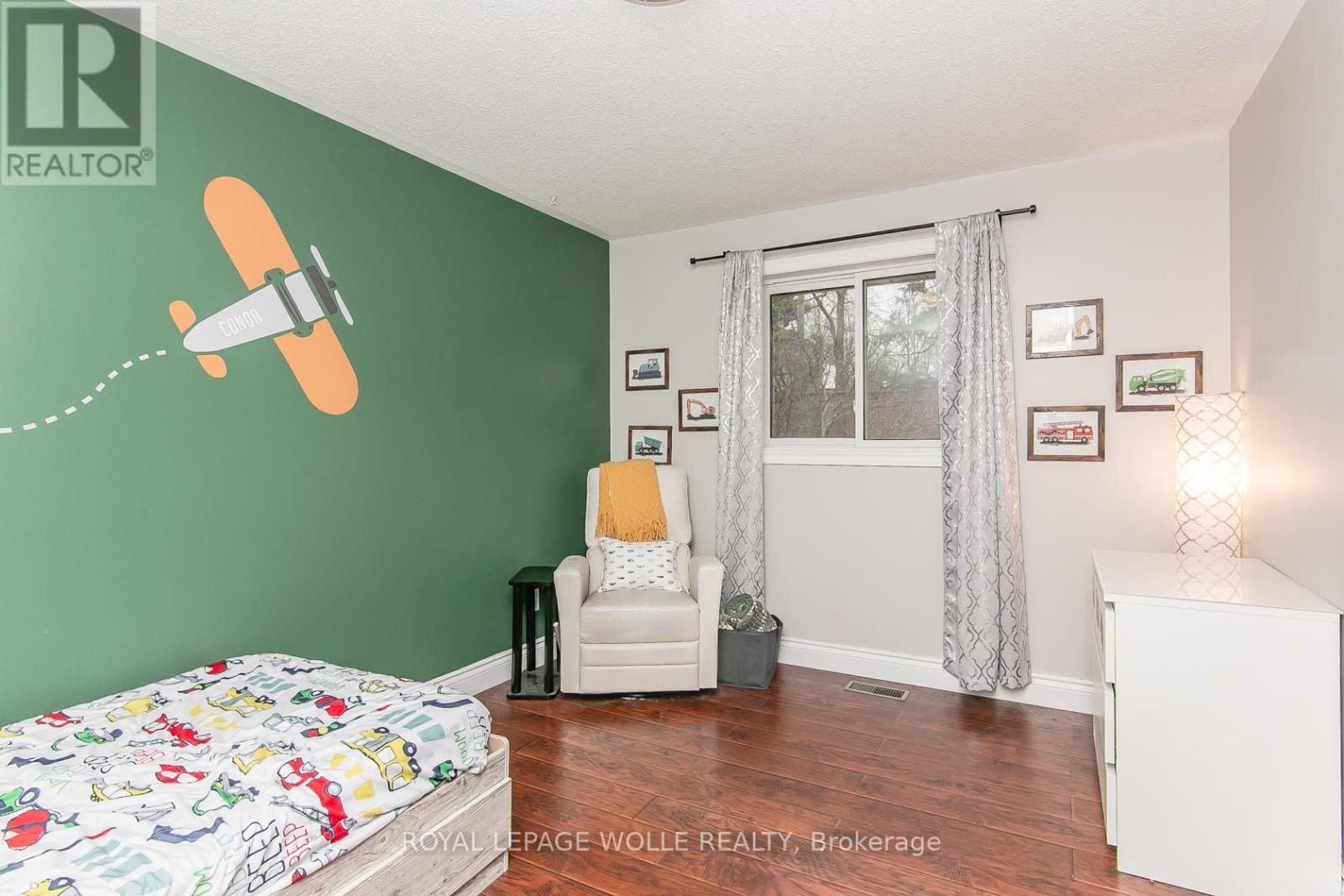 












1774 OLD MILL ROAD

,
Kitchener,




Ontario
N2P1Z5

