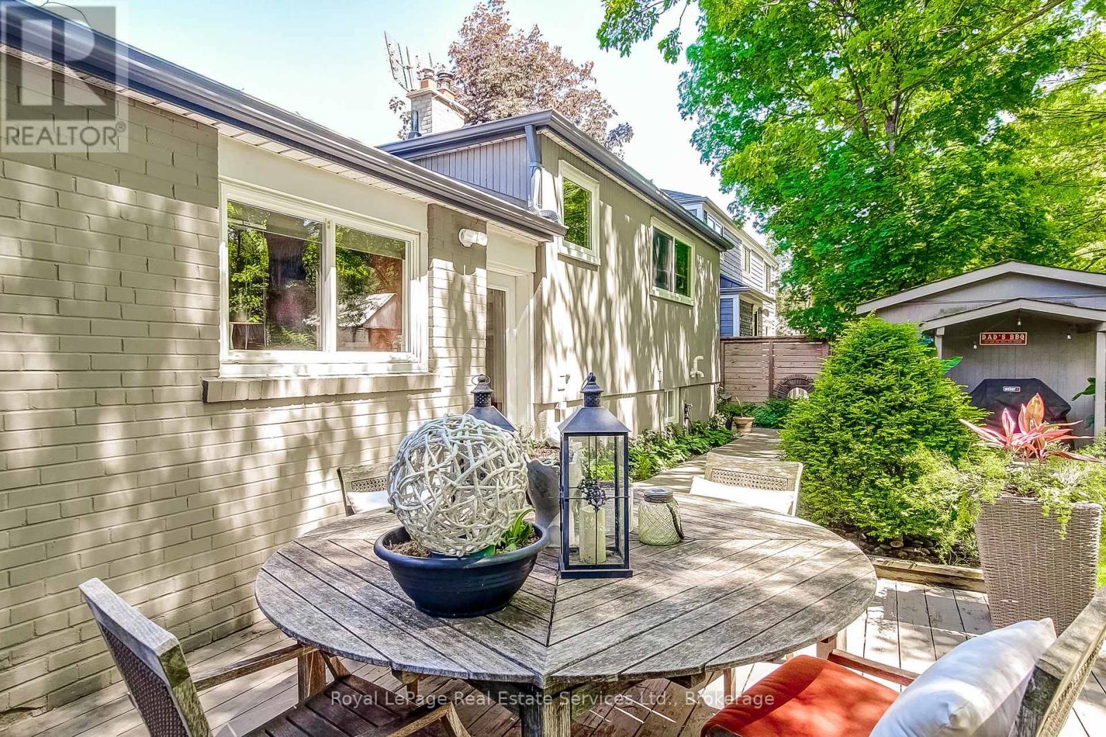












556 TRAFFORD CRESCENT

,
Oakville (WO West),




Ontario
L6L3T3

