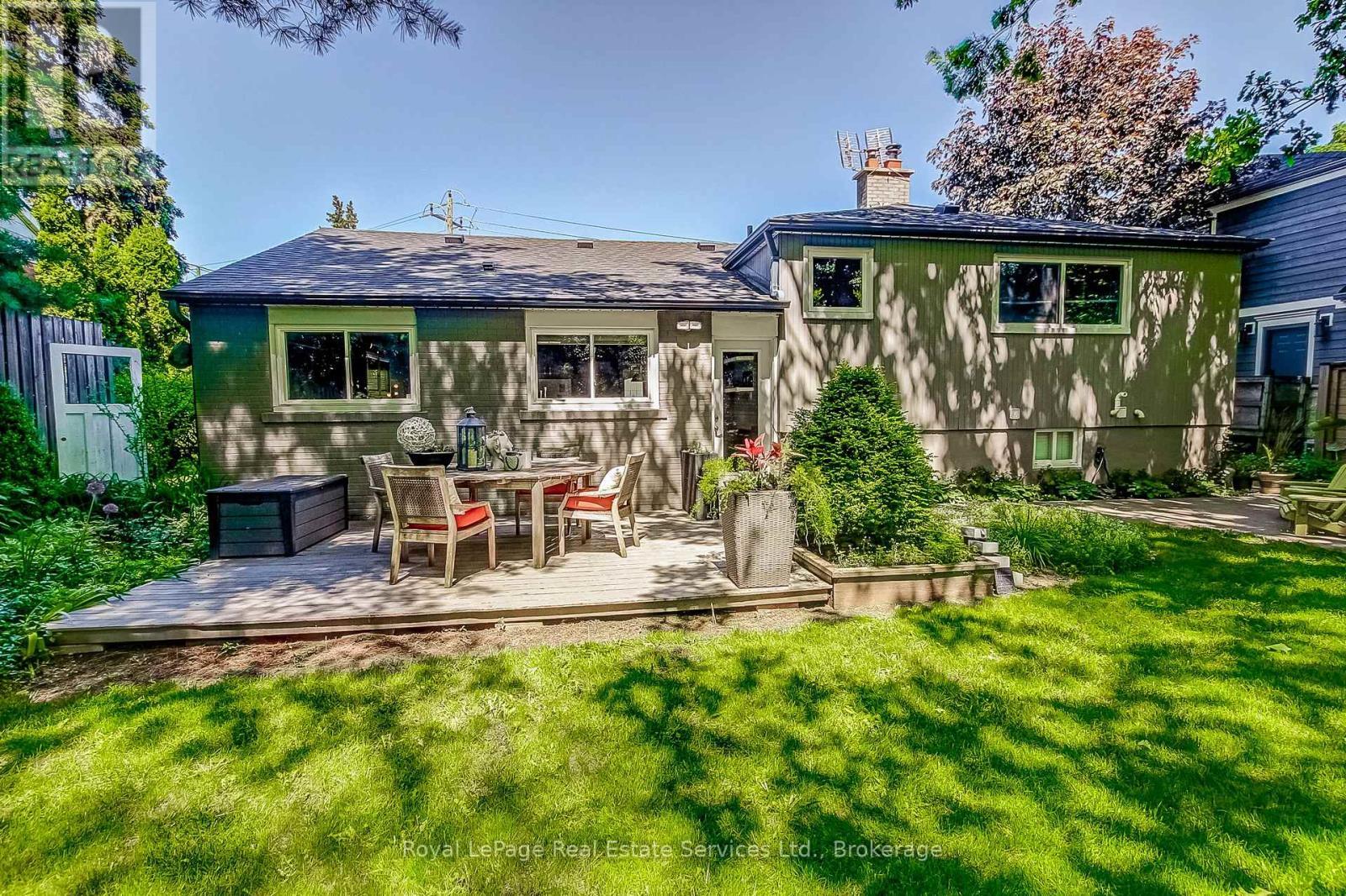 












556 TRAFFORD CRESCENT

,
Oakville (WO West),




Ontario
L6L3T3

