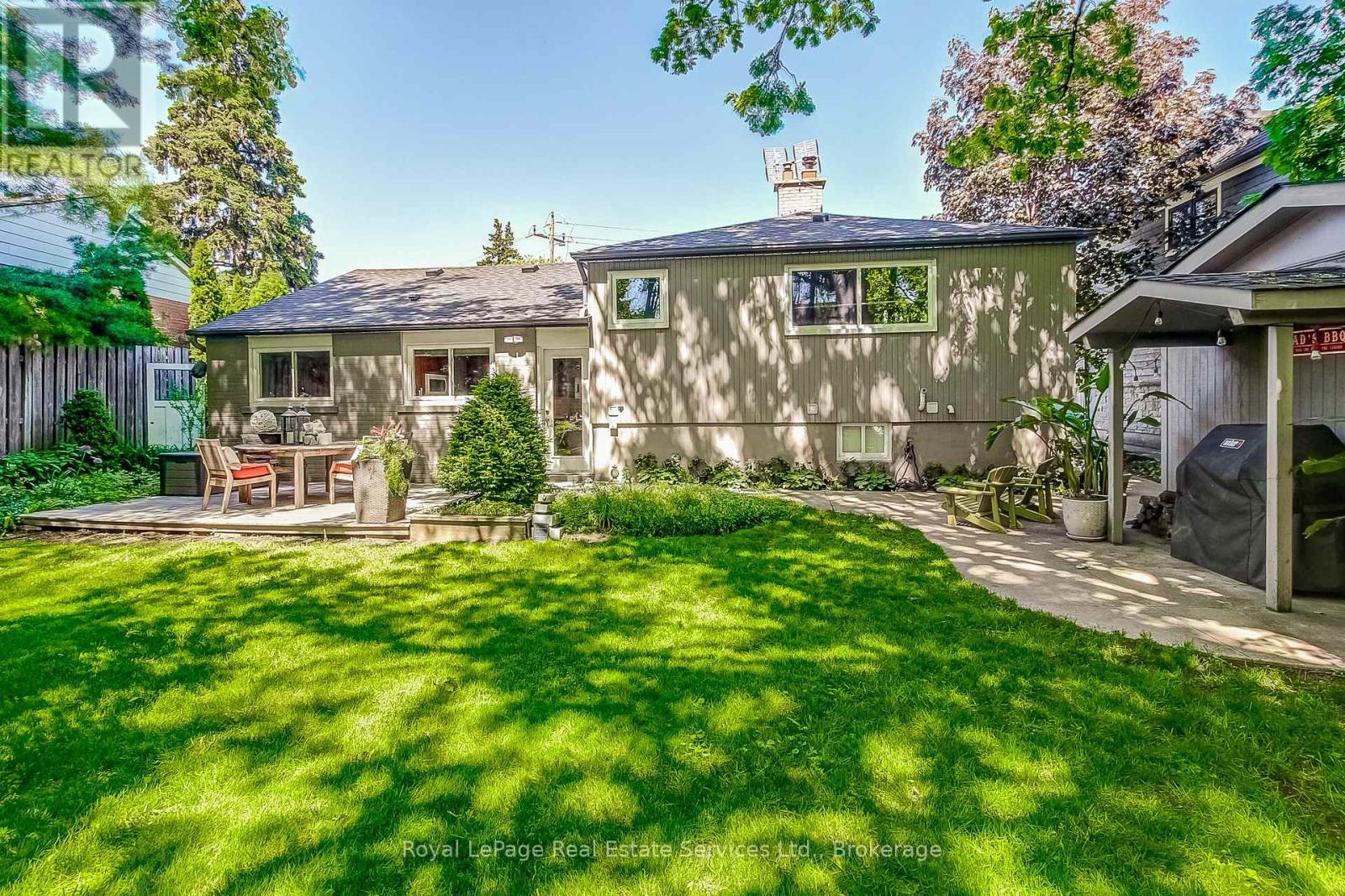 












556 TRAFFORD CRESCENT

,
Oakville (WO West),




Ontario
L6L3T3

