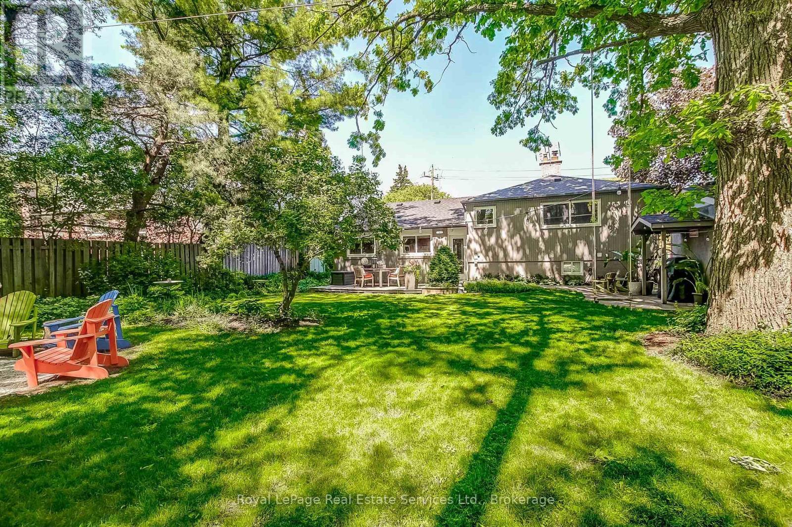












556 TRAFFORD CRESCENT

,
Oakville (WO West),




Ontario
L6L3T3

