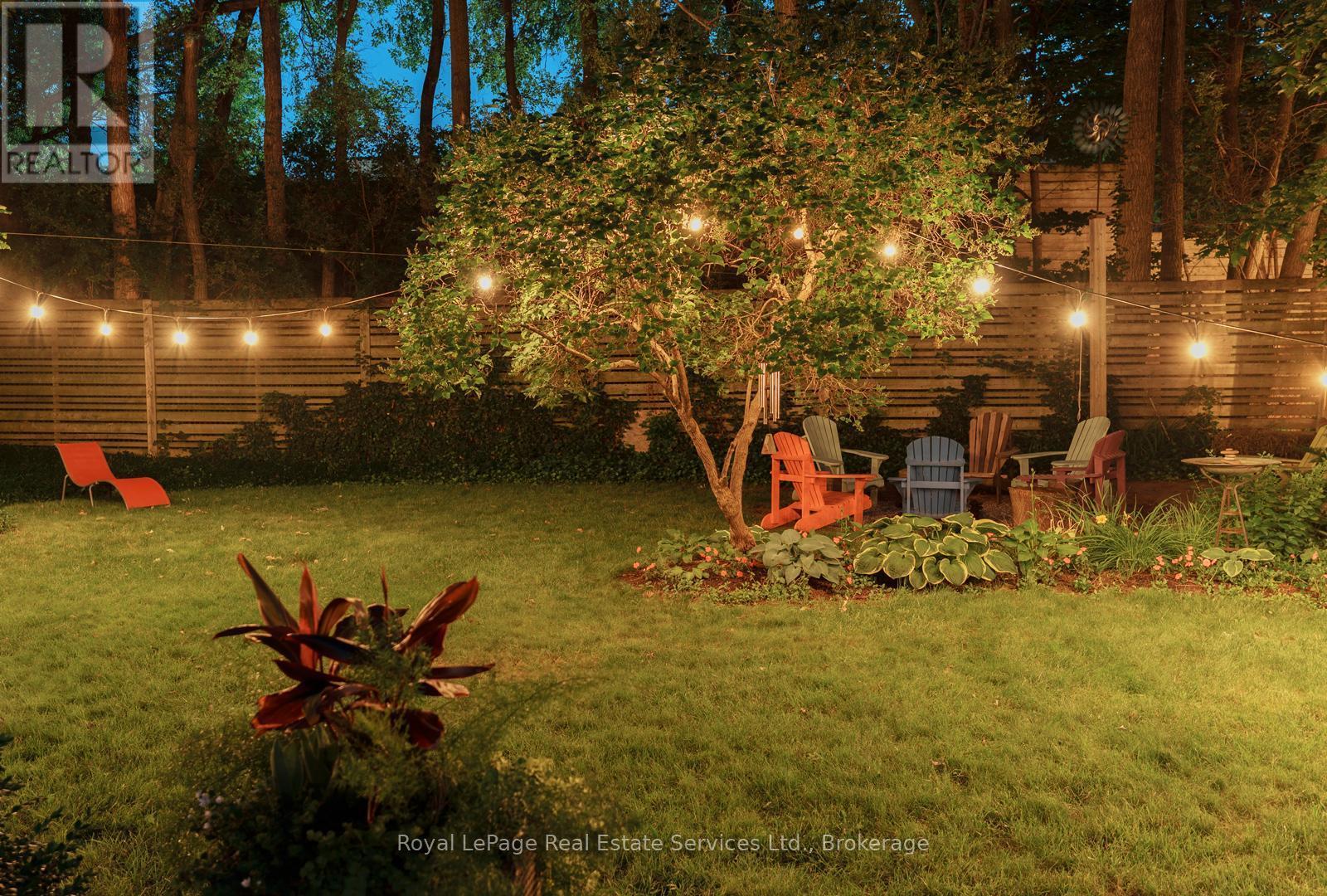 












556 TRAFFORD CRESCENT

,
Oakville (WO West),




Ontario
L6L3T3

