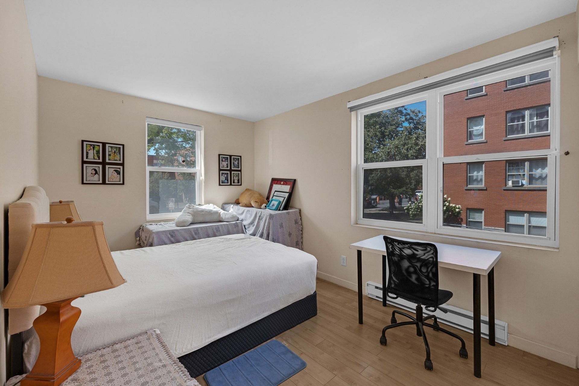 









3911


Boul. Cavendish

, 2,
Montréal (Côte-des-Neiges/Notre-Dame-de-Grâce),




QC
H4B2N4

