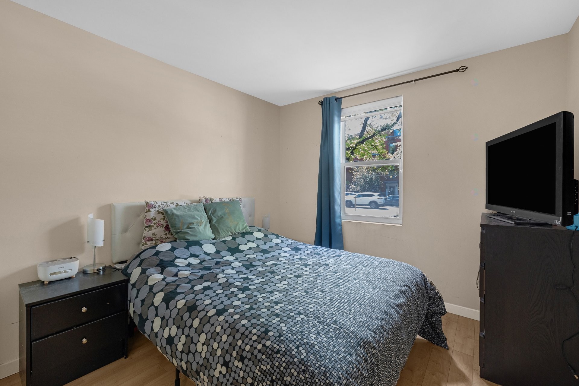 









3911


Boul. Cavendish

, 2,
Montréal (Côte-des-Neiges/Notre-Dame-de-Grâce),




QC
H4B2N4

